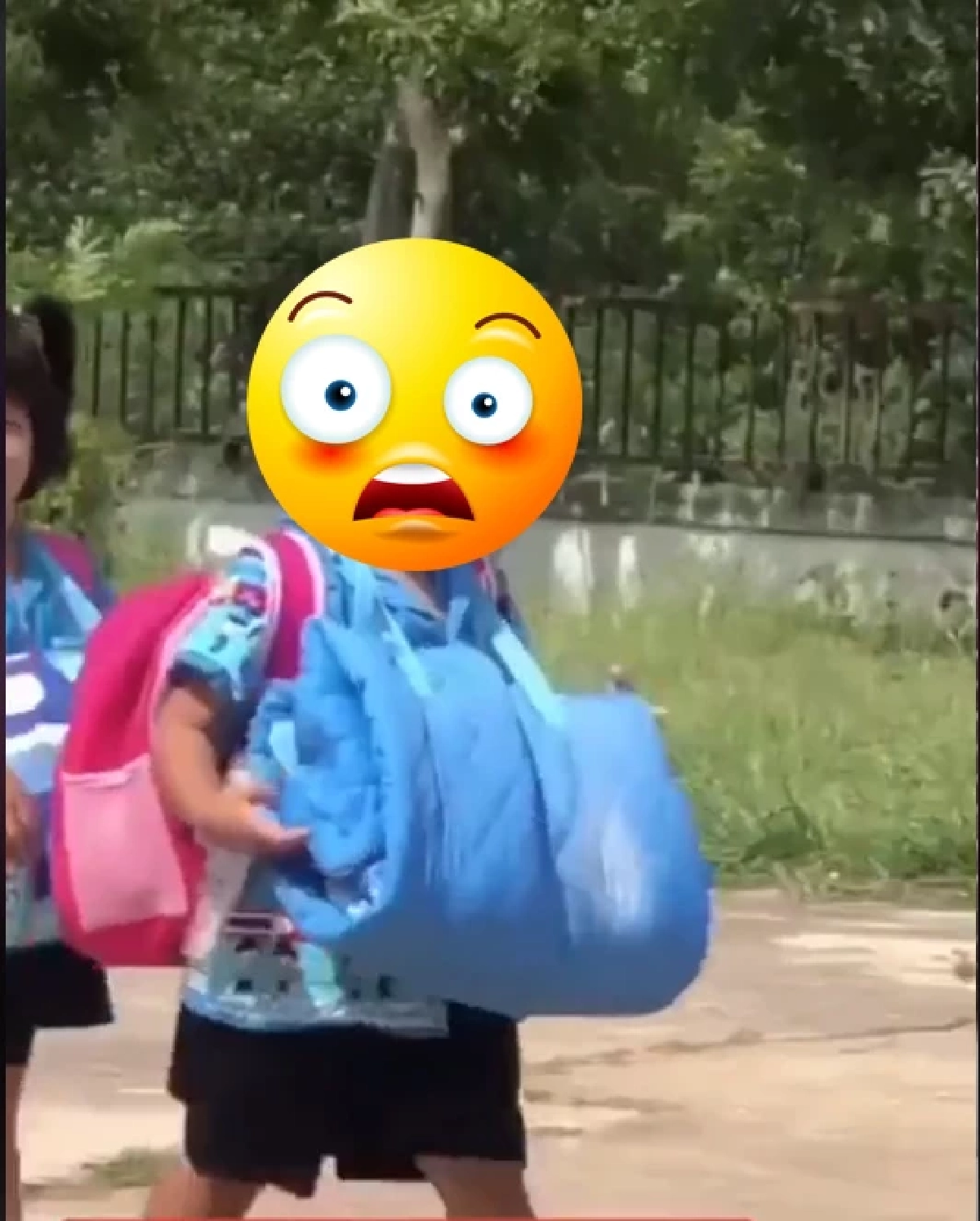 "ลูก" เป็นงง มองแรง ใช่ "แม่" รึเปล่านะ ปกติ ย่า มารับกลับจาก โรงเรียน