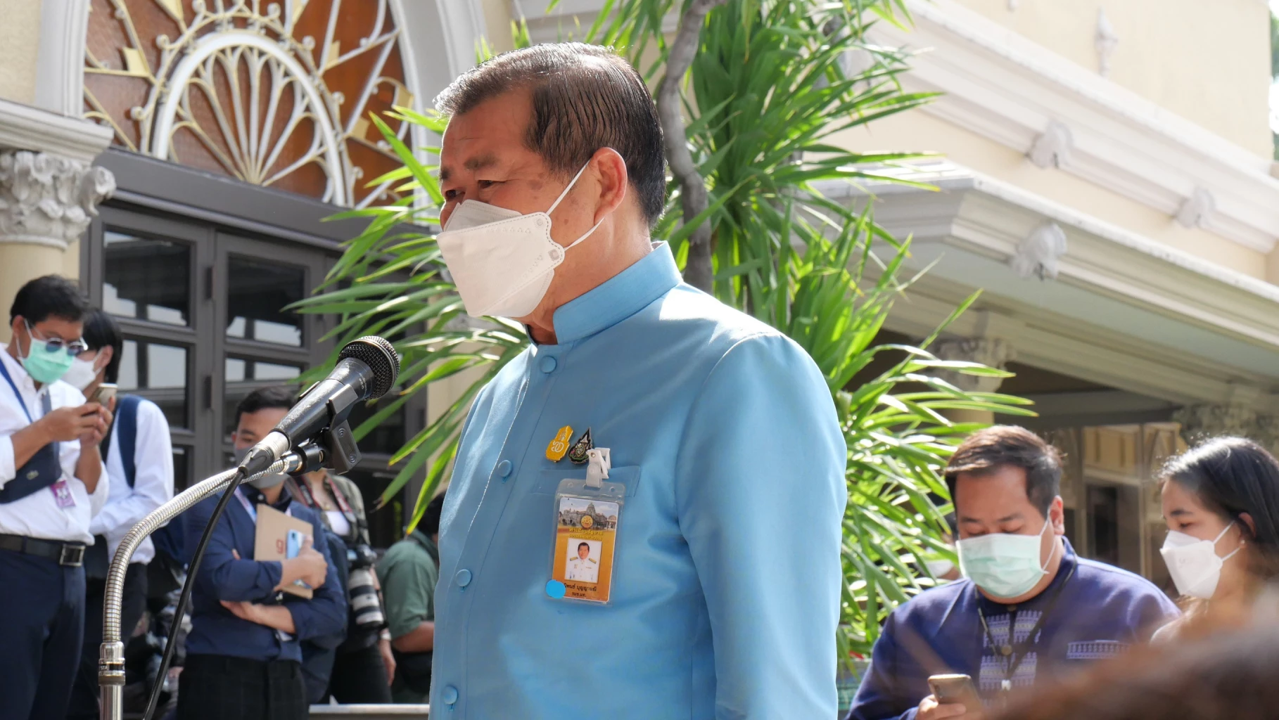 นิพนธ์ บุญญามณี รองหัวหน้าพรรคประชาธิปัตย์