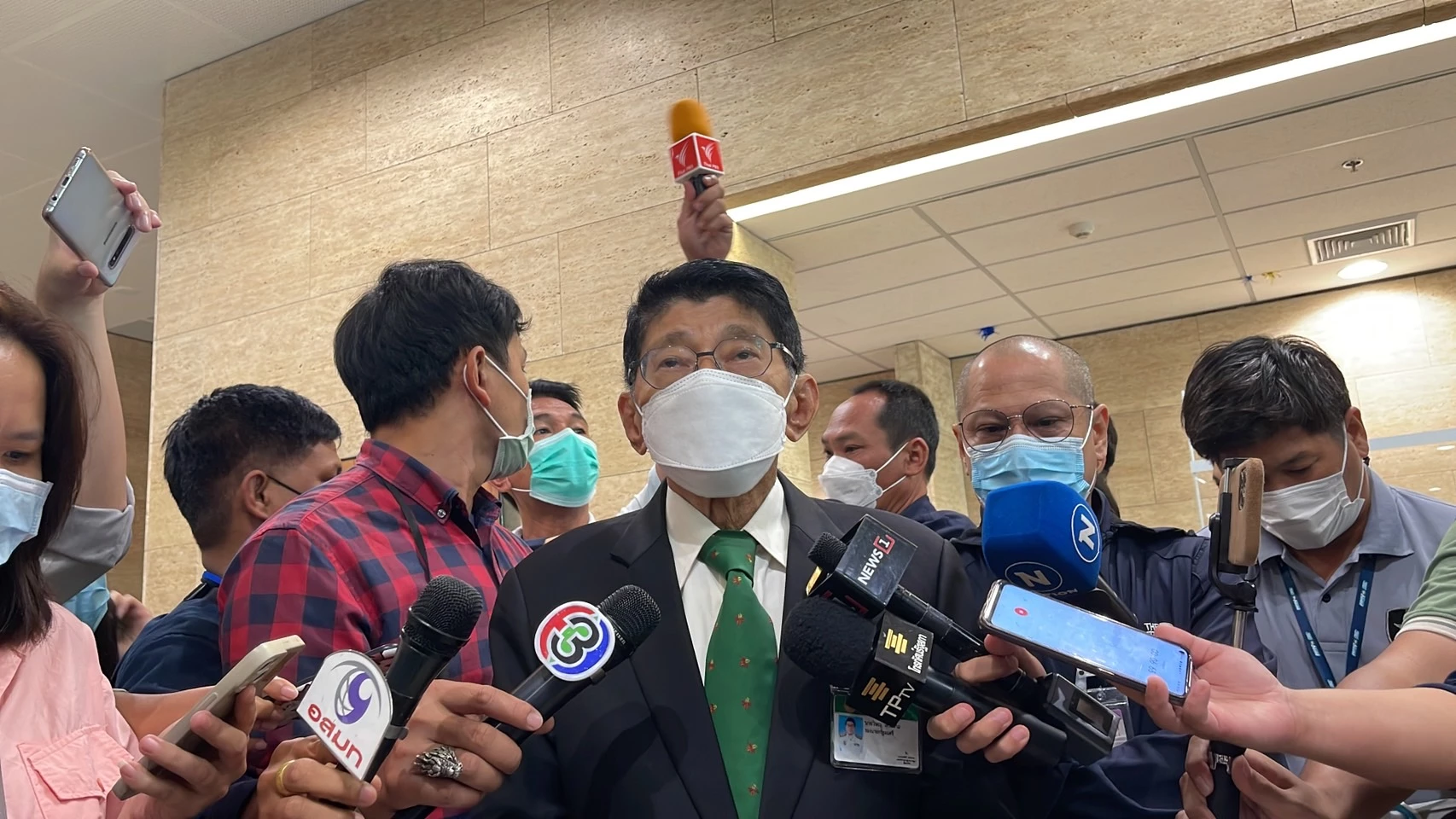 วิษณุ เครืองาม รองนายกรัฐมนตรี