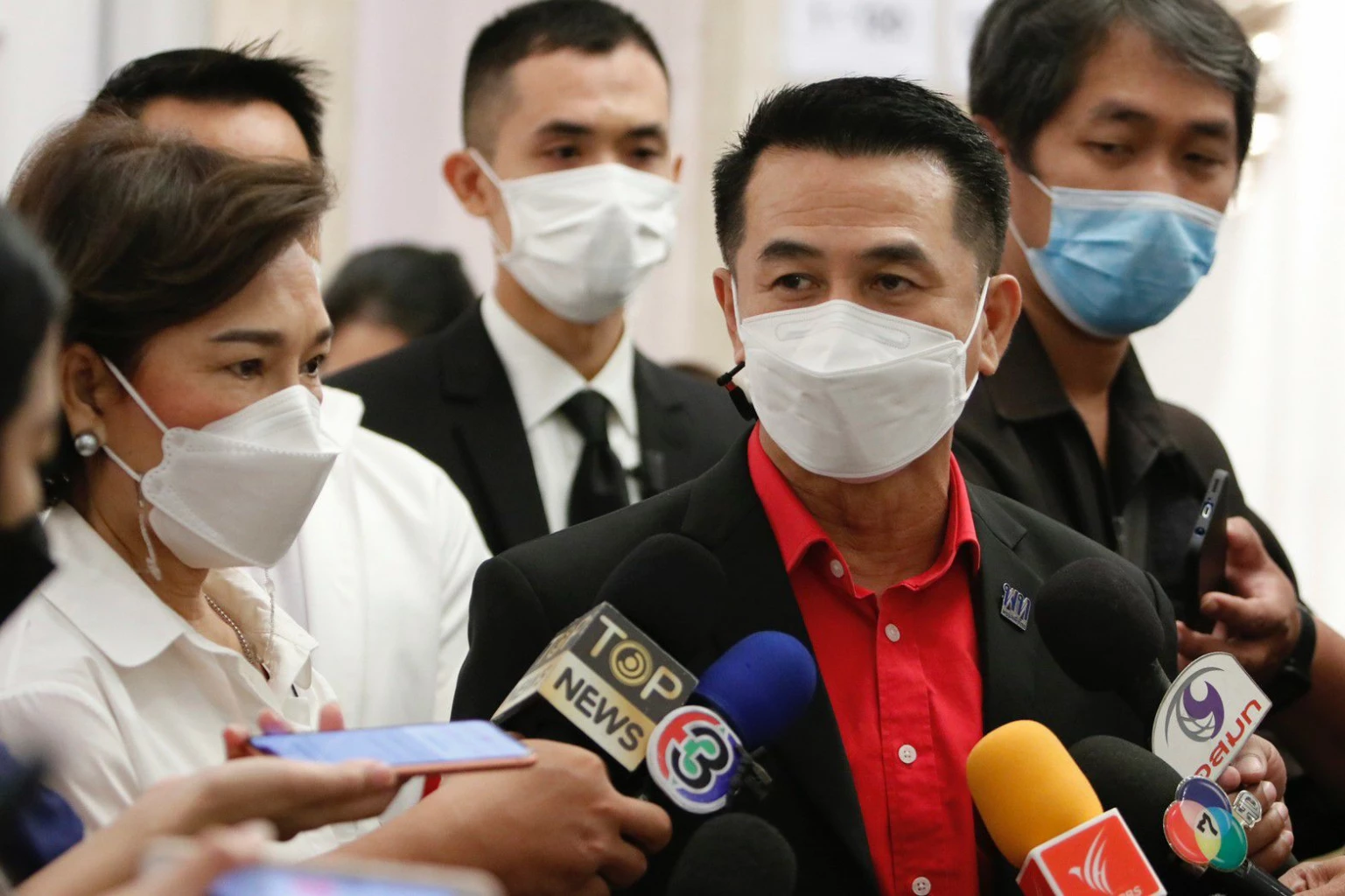 นายแพทย์ชลน่าน ศรีแก้ว 