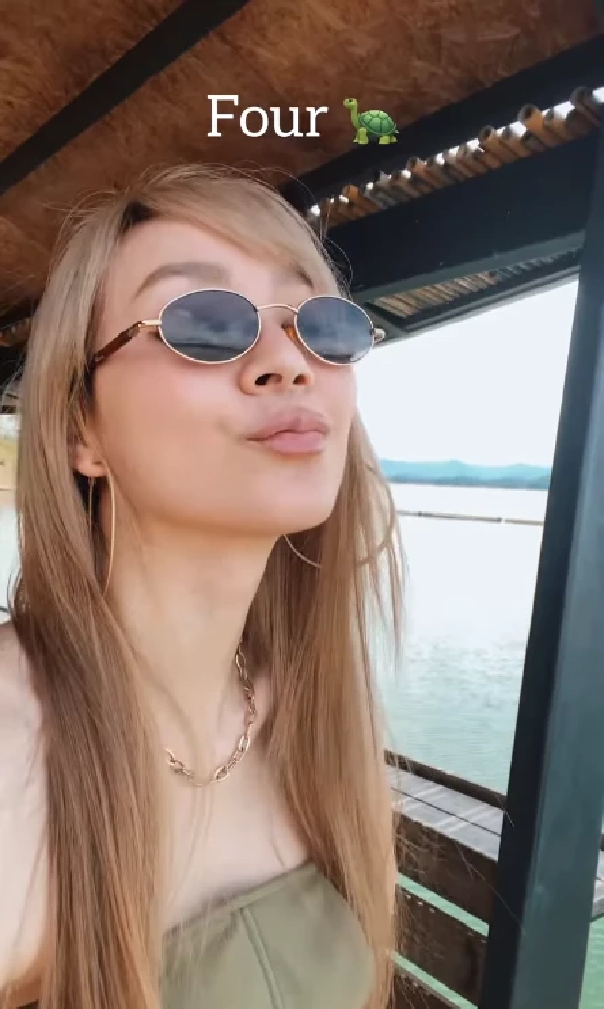 ทายกัน "โฟร์ ศกลรัตน์" โพสต์แบบนี้ อยากบอกอะไร ไอคอนหัวใจกับเครื่องหมายนี้