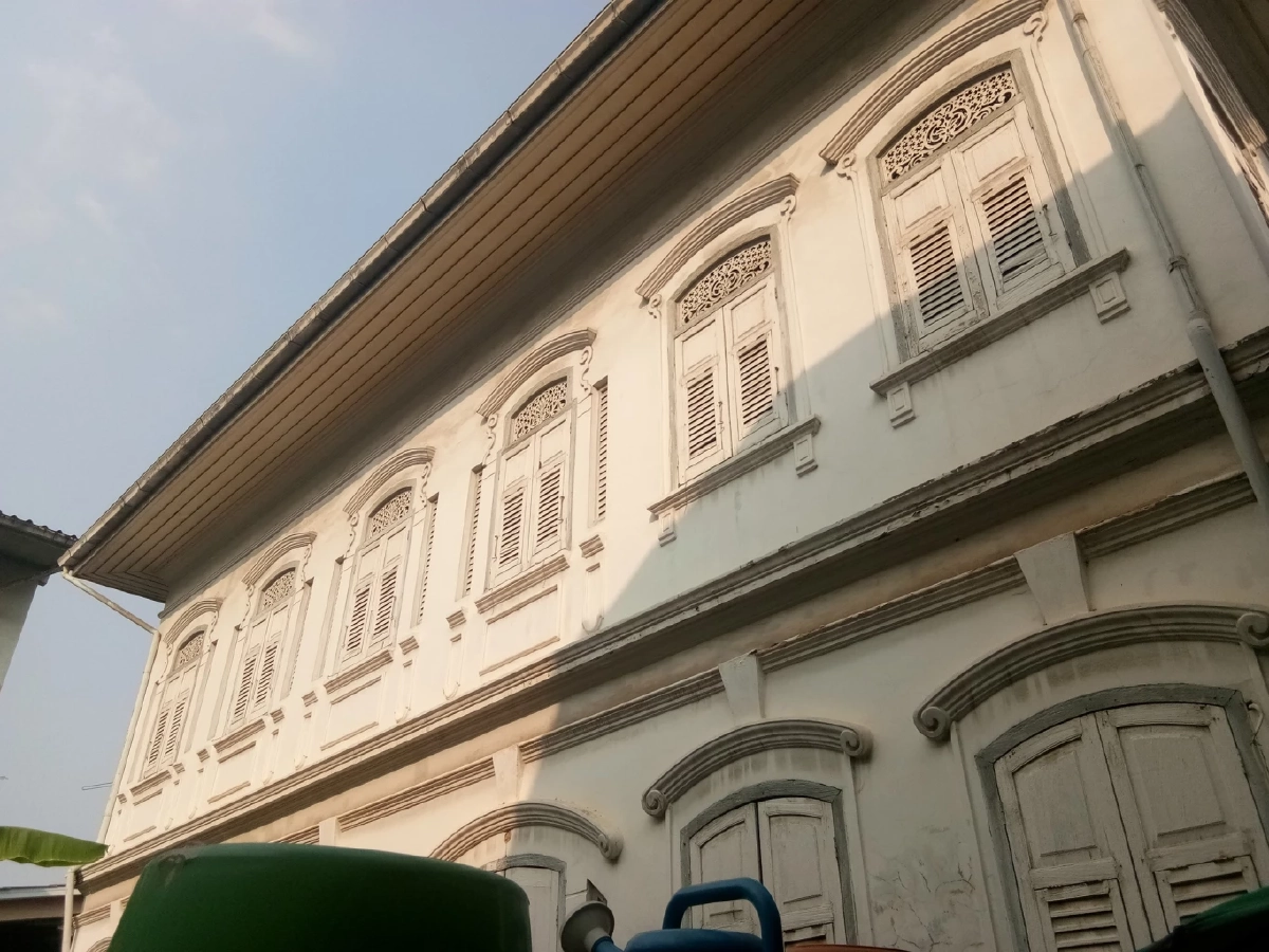 พาชมวังเก่า ' กรมพระสมมตอมรพันธุ์ ' ซ่อนตัวกลางชุมชน