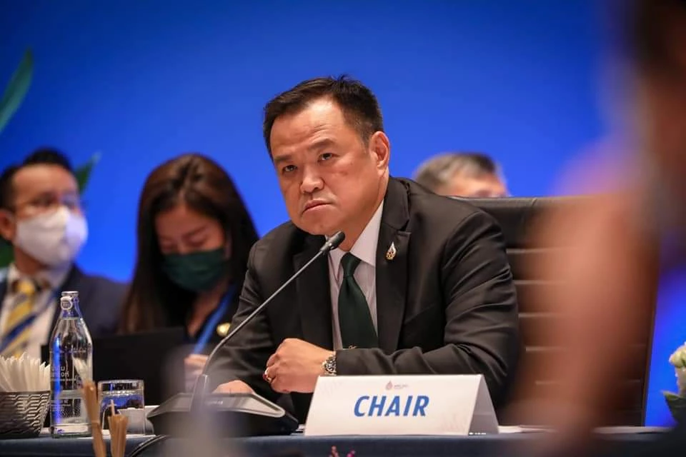 อนุทิน ชาญวีรกูล หัวหน้าพรรคภูมิใจไทย