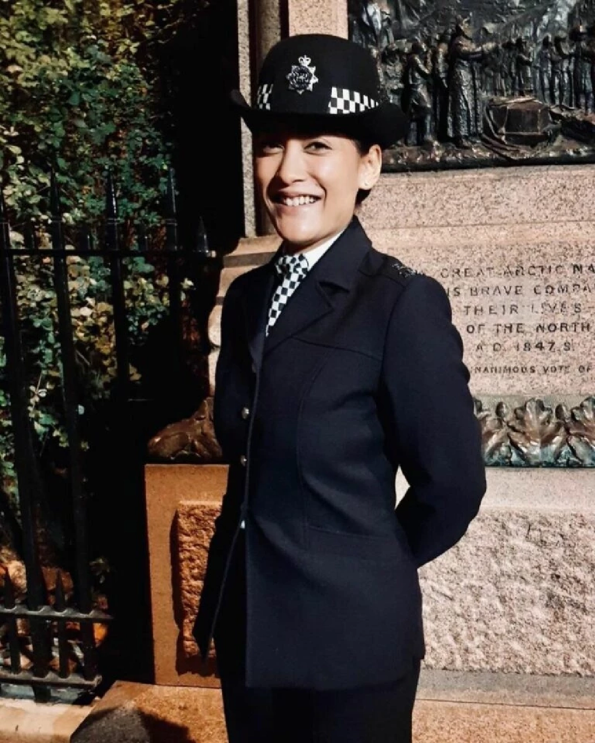 ภูมิใจ "เอมมี่ มรกต" น้องแท้ๆ ได้ร่วมขบวนพระบรมศพควีนอลิซาเบธที่ 2