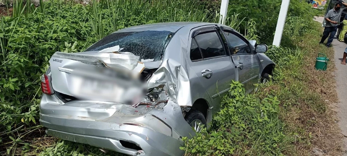 เชื่อ "พญายักษ์วัดแจ้ง" ช่วยรอดหวุดหวิดโดนสิบล้อเสียหลักพุ่งชนอย่างจัง