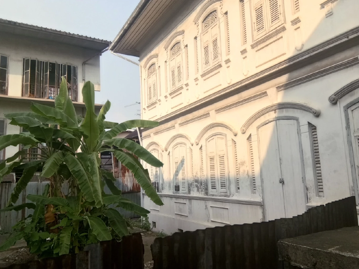 พาชมวังเก่า ' กรมพระสมมตอมรพันธุ์ ' ซ่อนตัวกลางชุมชน