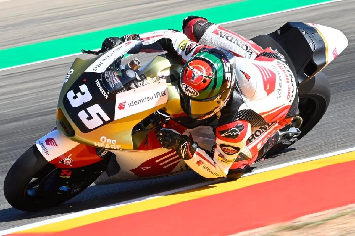 "ก้อง-สมเกียรติ" คว้าท็อปไฟว์ ส่วน ไอ โอกูระ บิดผงาดแชมป์ "โมโตทู" สนาม 16