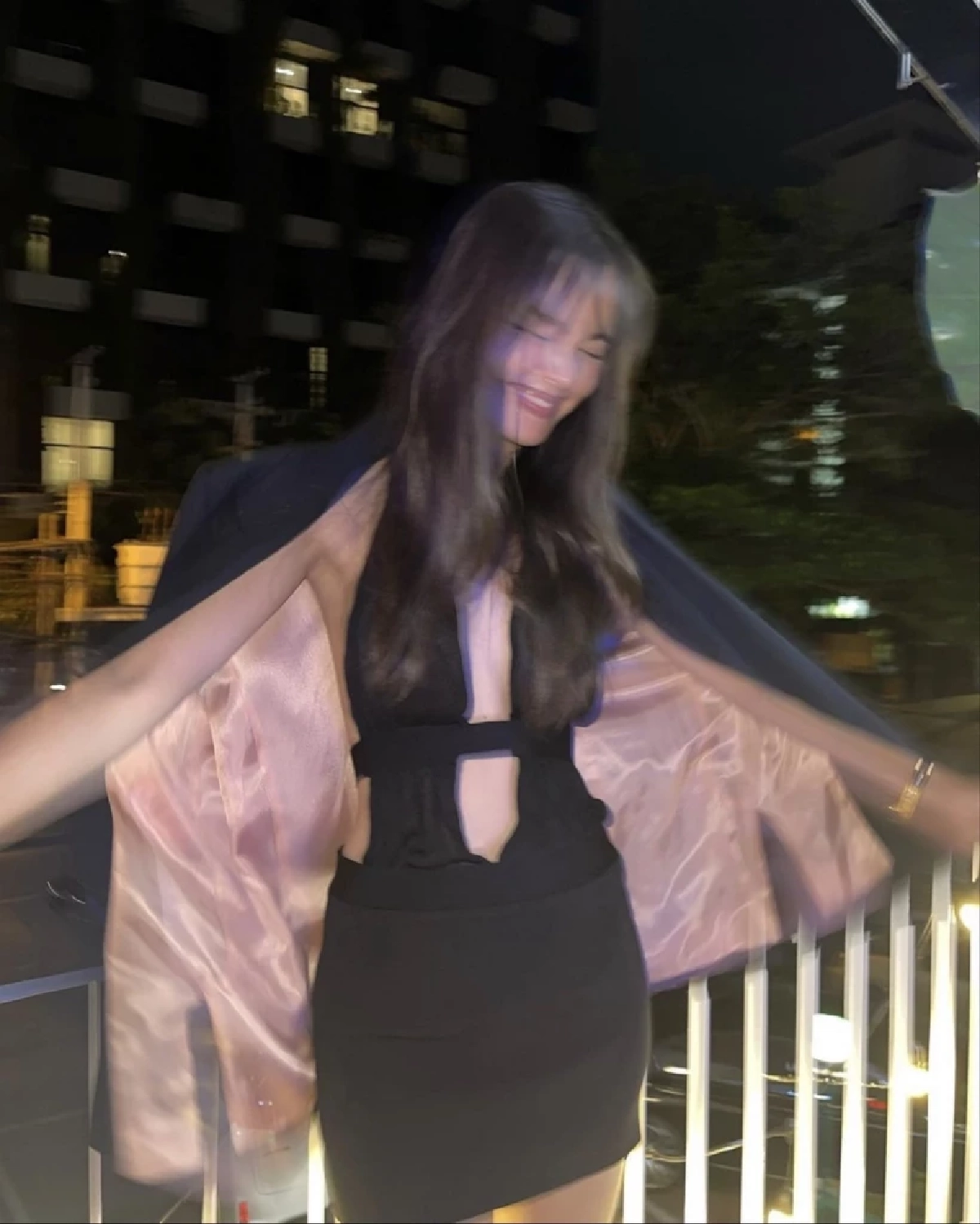 "ณเดชน์" ดินเนอร์หวาน "ญาญ่า" แต่ "คิมเบอร์ลี่" หลุดโฟกัส ไปที่ความแซ่บนี้ ? 