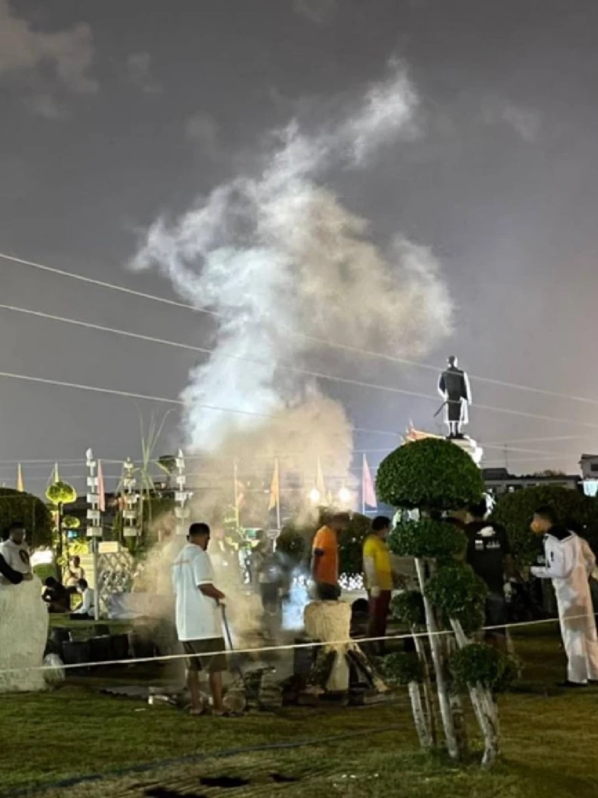 เชื่อ "พญายักษ์วัดแจ้ง" ช่วยรอดหวุดหวิดโดนสิบล้อเสียหลักพุ่งชนอย่างจัง