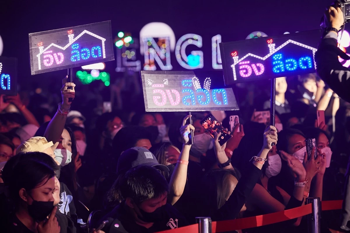\"อิงฟ้า วราหะ\"งานชุก ควงคู่จิ้น \"ชาล็อต\" ร่วมงาน Wink White ฐานะพรีเซ็นเตอร์