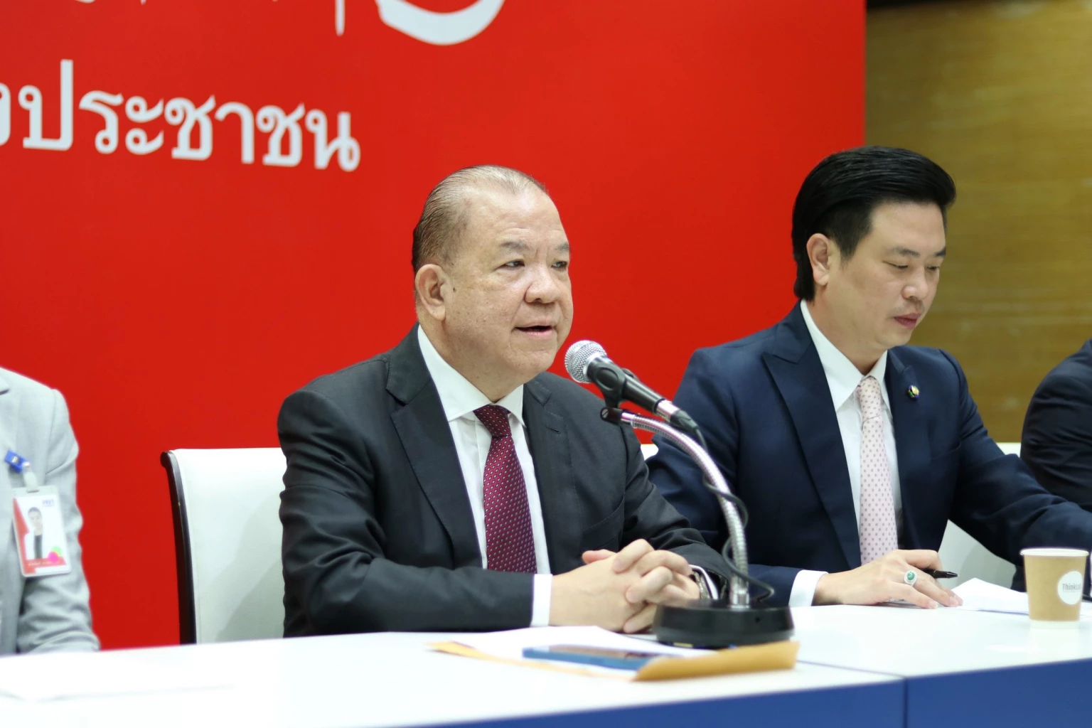 พิชัย นริพทะพันธ์ รองหัวหน้าพรรคเพื่อไทย