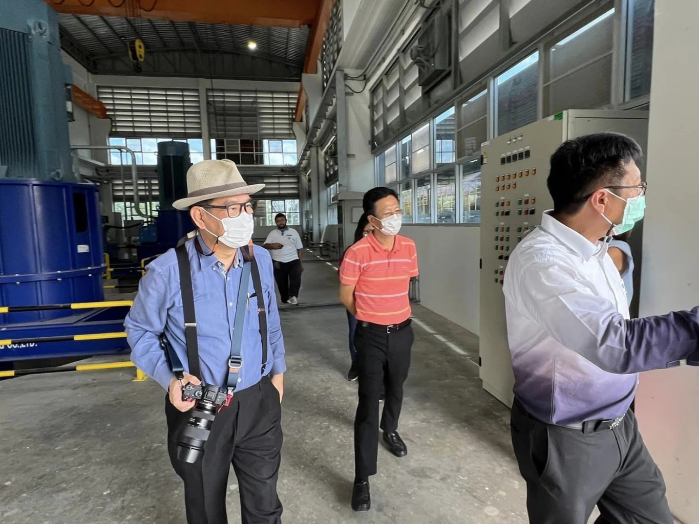 สมชัย ศรีสุทธิยากร อดีตผู้สมัครส.ส.สมุทรสาคร - อุดม ไกรวัฒนุสสรณ์ นายกฯอบจ.สมุทรสาคร