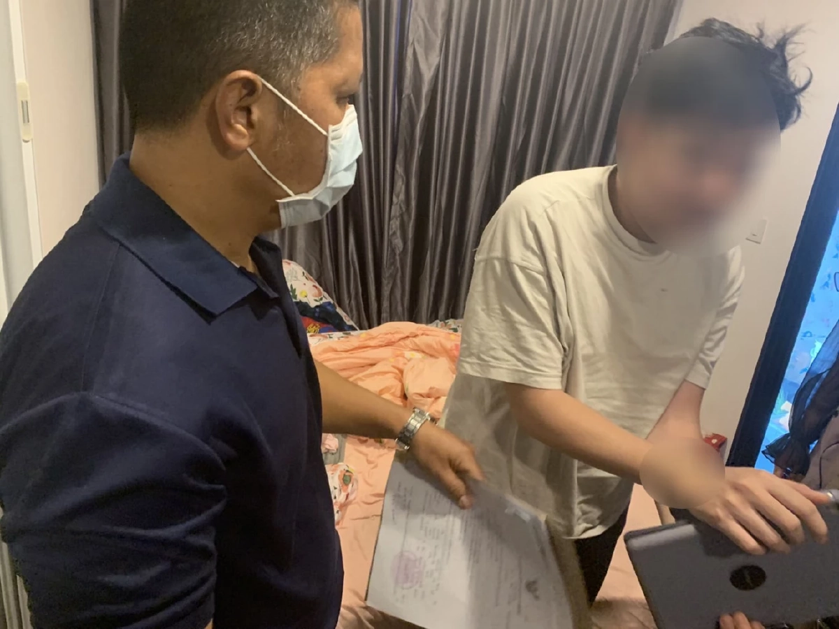 รวบคาเตียง "เสี่ยกำมะลอ" อ้างเป็นเจ้าของเต็นท์รถหลอกขายรถหรู เชิดเงินหนี