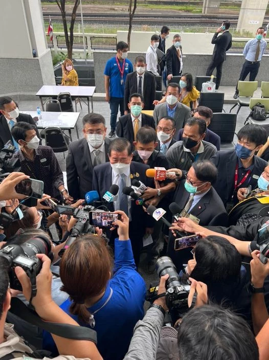 นิพนธ์ บุญญมณี อดีตรมช.มหาดไทย 