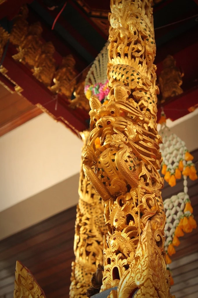 ธรรมาสน์โบราณ &nbsp;ของ วัดเดิมบาง (คงคาราม)