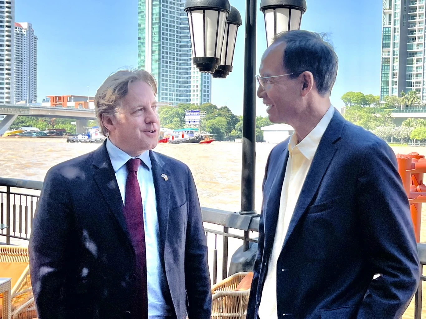 นายกรณ์  จาติกวณิช พบ นายมาร์คัส ฟิช 