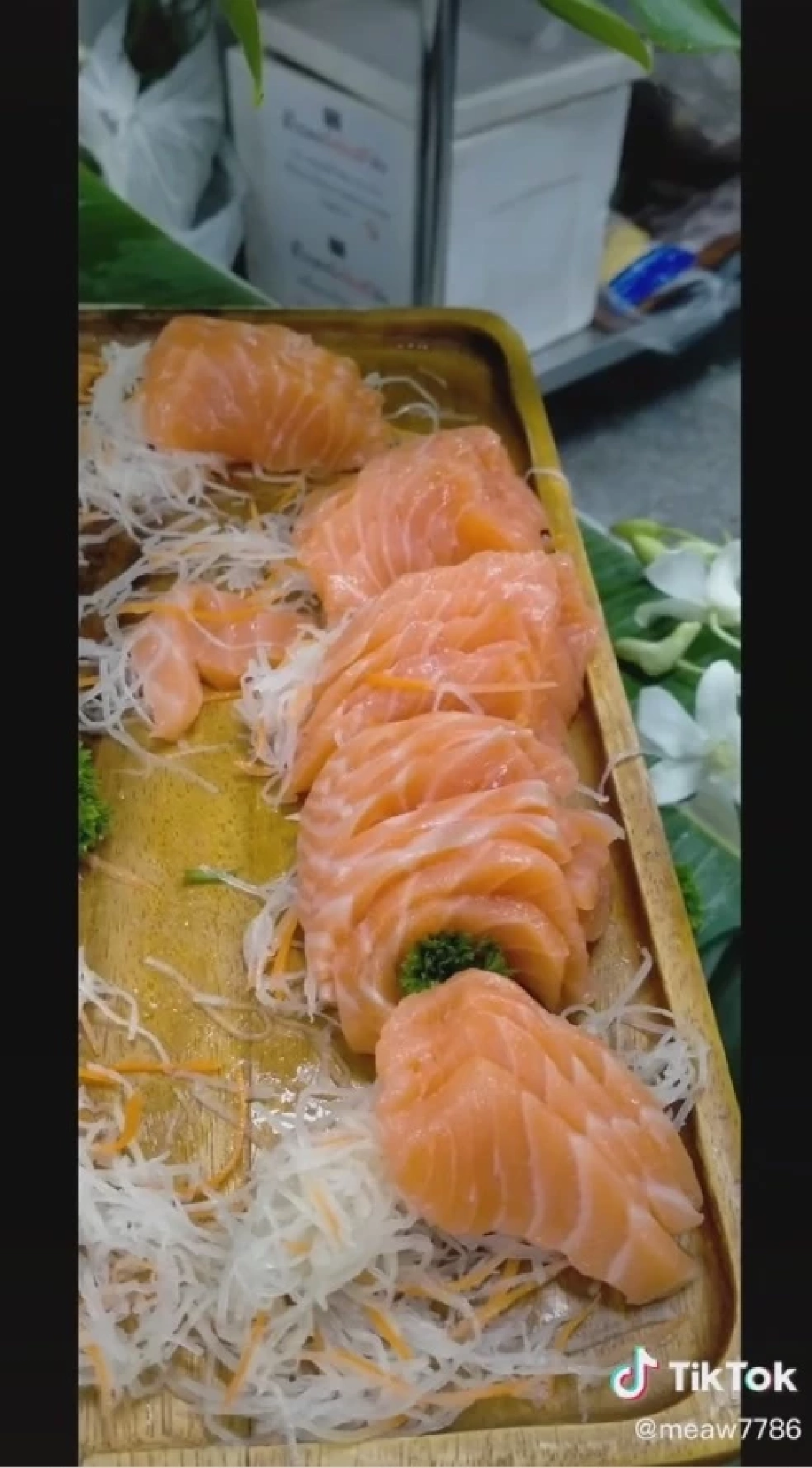 เลี้ยงพนักงาน