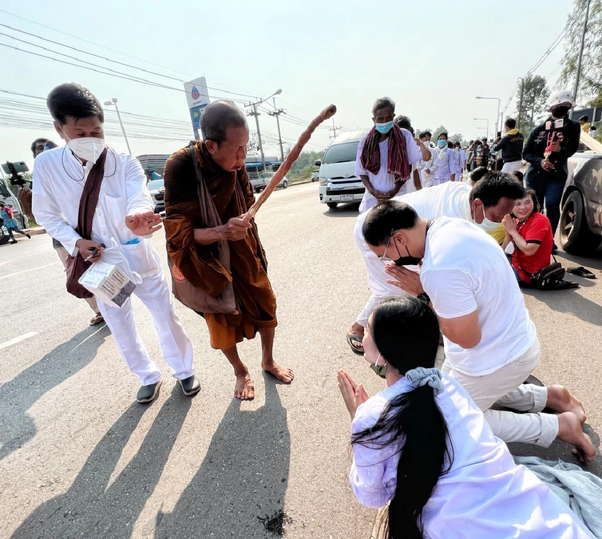 หลวงตาบุญชื่น ออกธุดงค์