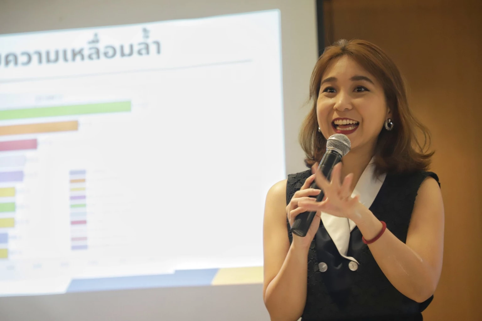 ศิริกัญญา ตันสกุล รองหัวหน้าพรรคก้าวไกล