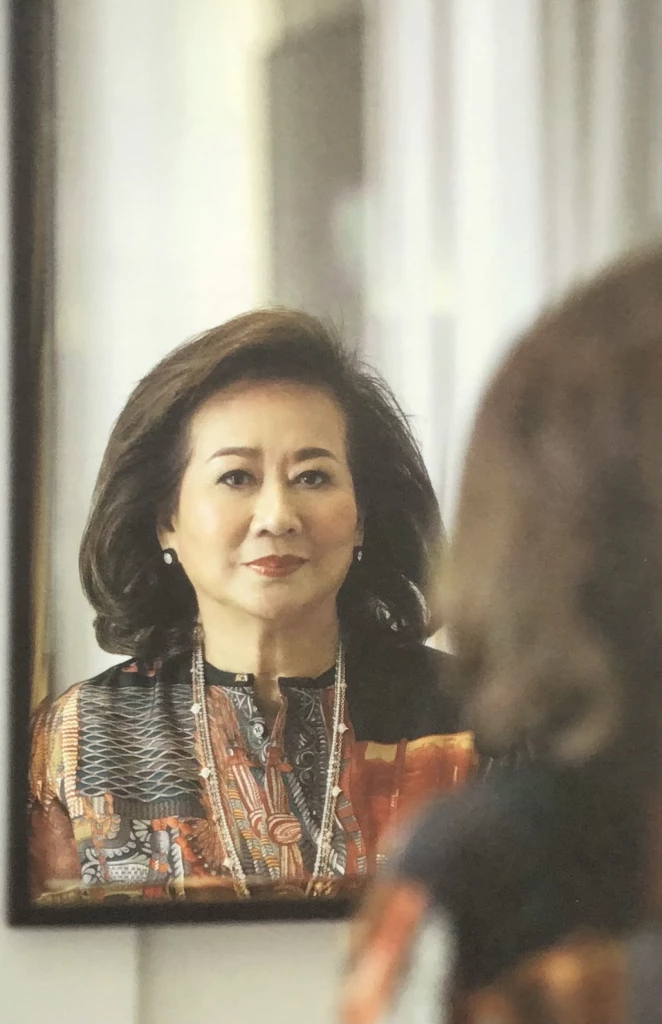   ทักษิณ ส่องกระจกคราวใด ก็เห็นแต่ใบหน้าคุณหญิงพจมาน