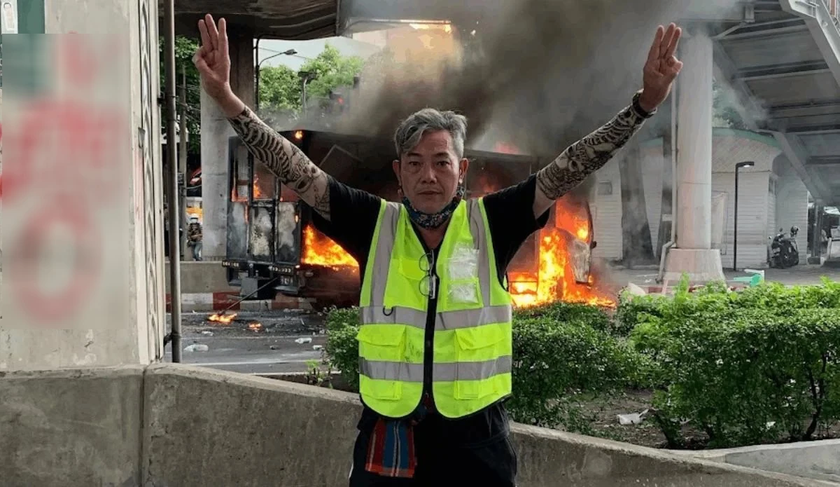  ลุงศักดิ์ นักเคลื่อนไหวมวลชนอิสระ และยูทูบเบอร์ช่องศักดินาเสื้อแดง 