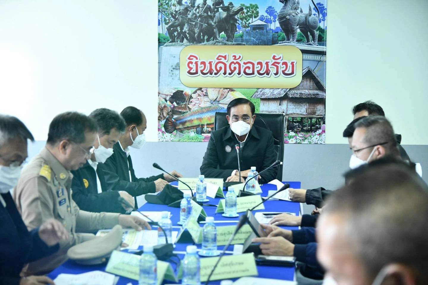 นายกฯรับฟังบรรยายสรุปน้ำท่วมสิงห์บุรี