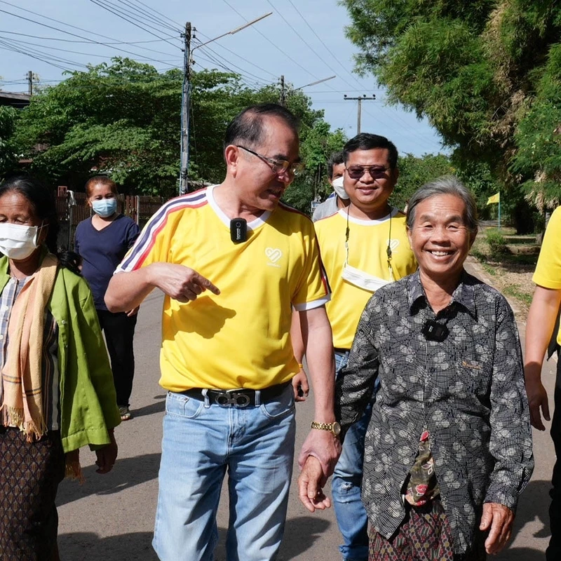 นพ.วรงค์ ลงพื้นที่พบชาวบ้านอ.ไทยเจริญ จ.ยโสธร