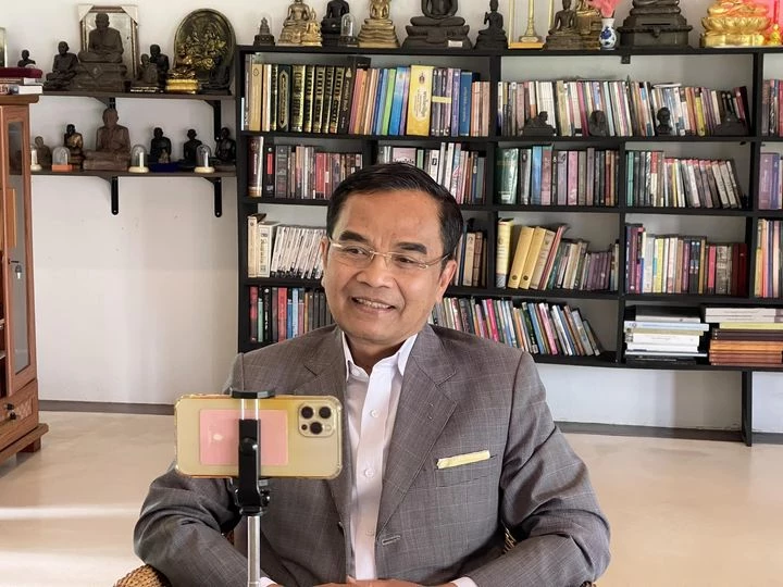 นิพิฏฐ์ อินทรสมบัติ รองหัวหน้าพรรคสร้างอนาคตไทย 