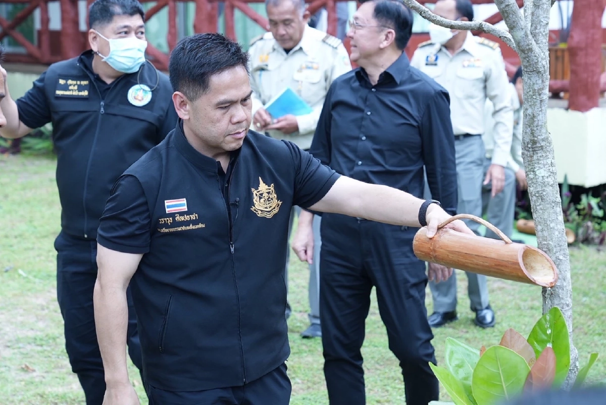 วราวุธ กำชับ อุทยานแห่งชาติทางทะเล ทั้ง 26 แห่ง รับมือฤดูกาลท่องเที่ยว