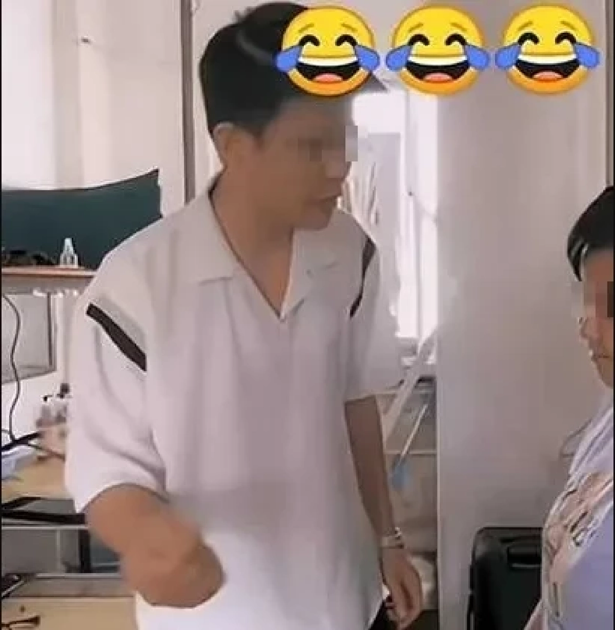 ปลอมเป็นผู้ชาย