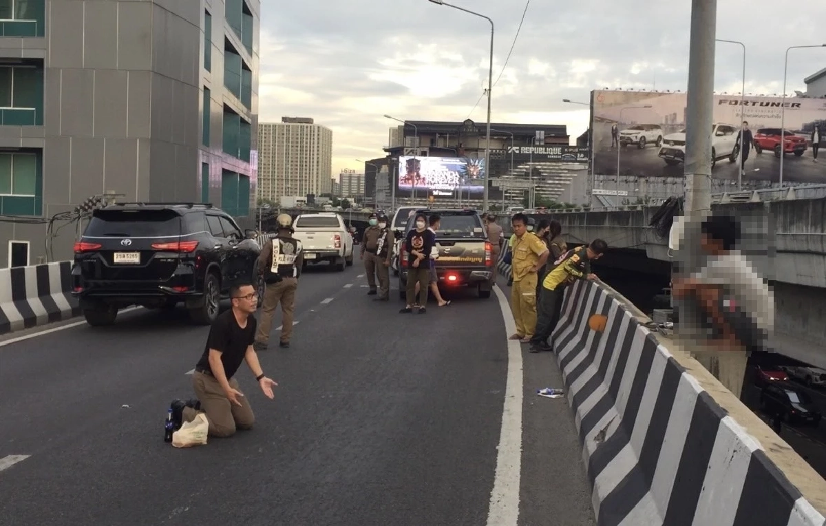 ตำรวจเจรจาหนุ่มเครียด