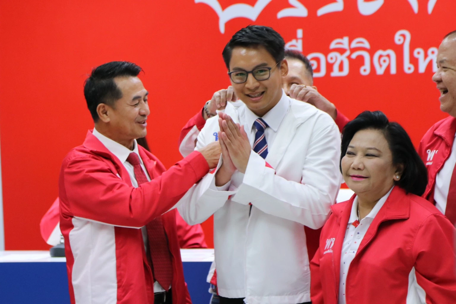  จิรวัฒน์ อรัณยกานนท์  สมาชิกพรรคเพื่อไทย