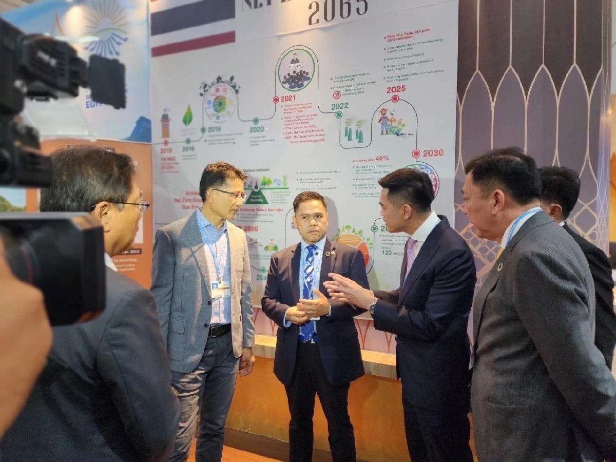 "วราวุธ" เยี่ยมชม Thailand Pavilion พร้อมร่วมการประชุม COP 27