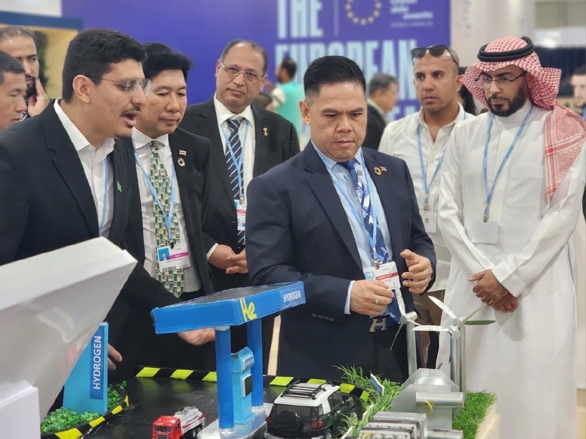 "วราวุธ" เยี่ยมชม Thailand Pavilion พร้อมร่วมการประชุม COP 27