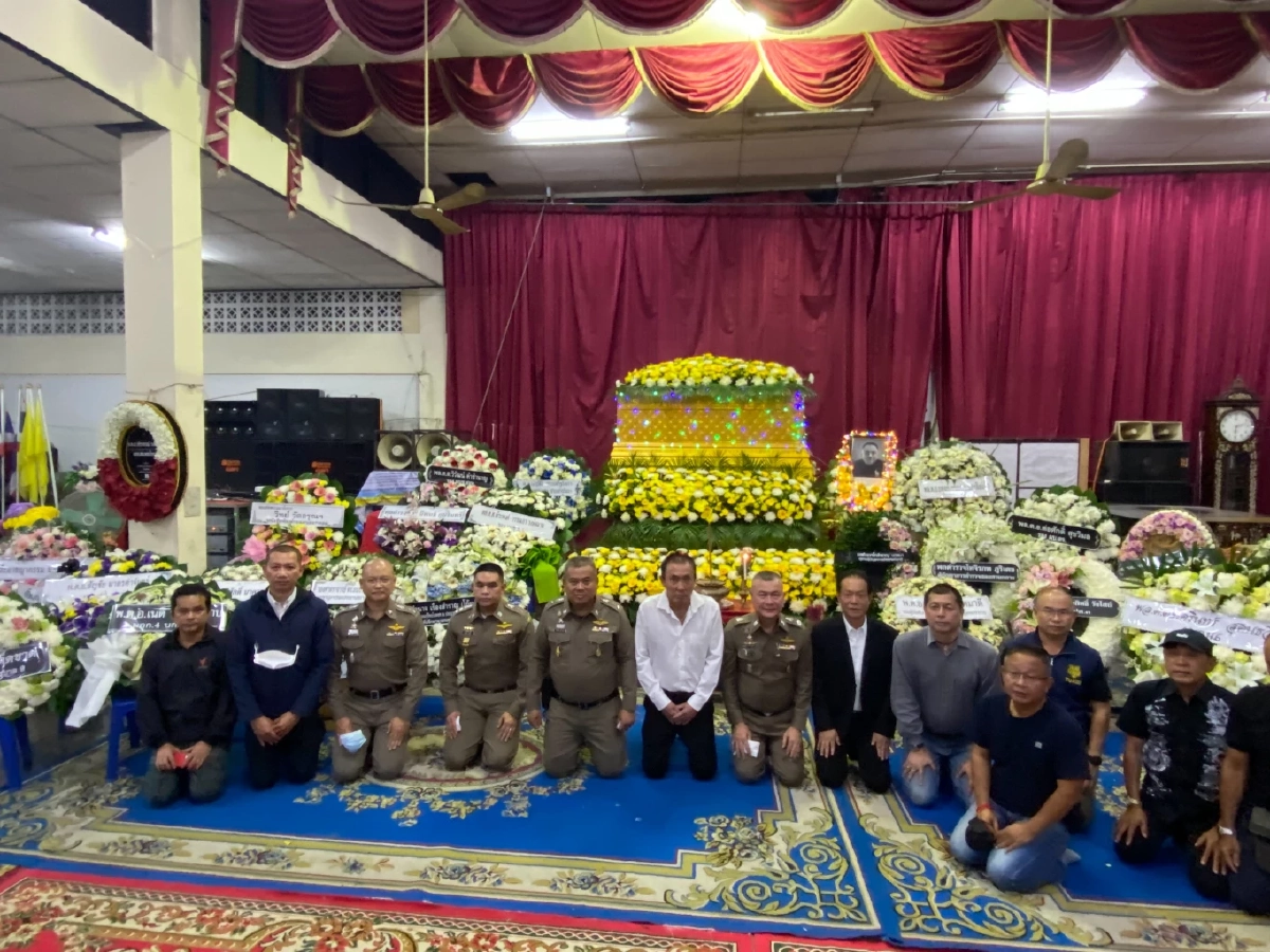 ครอบครัว และ พวกพ้องน้องพี่  ร่วมส่ง "ชัยรัตน์ วโรดมสถาน" สู่สรวงสวรรค์