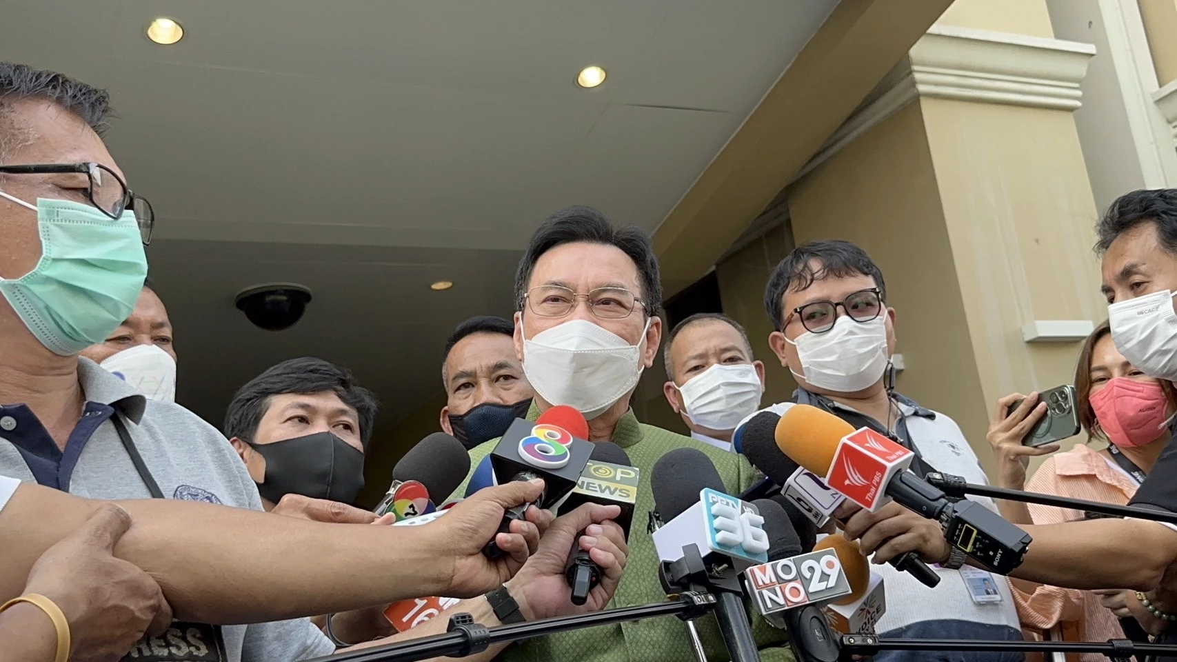 จุรินทร์ ลักษณวิศิษฐ์ หัวหน้าพรรคประชาธิปัตย์