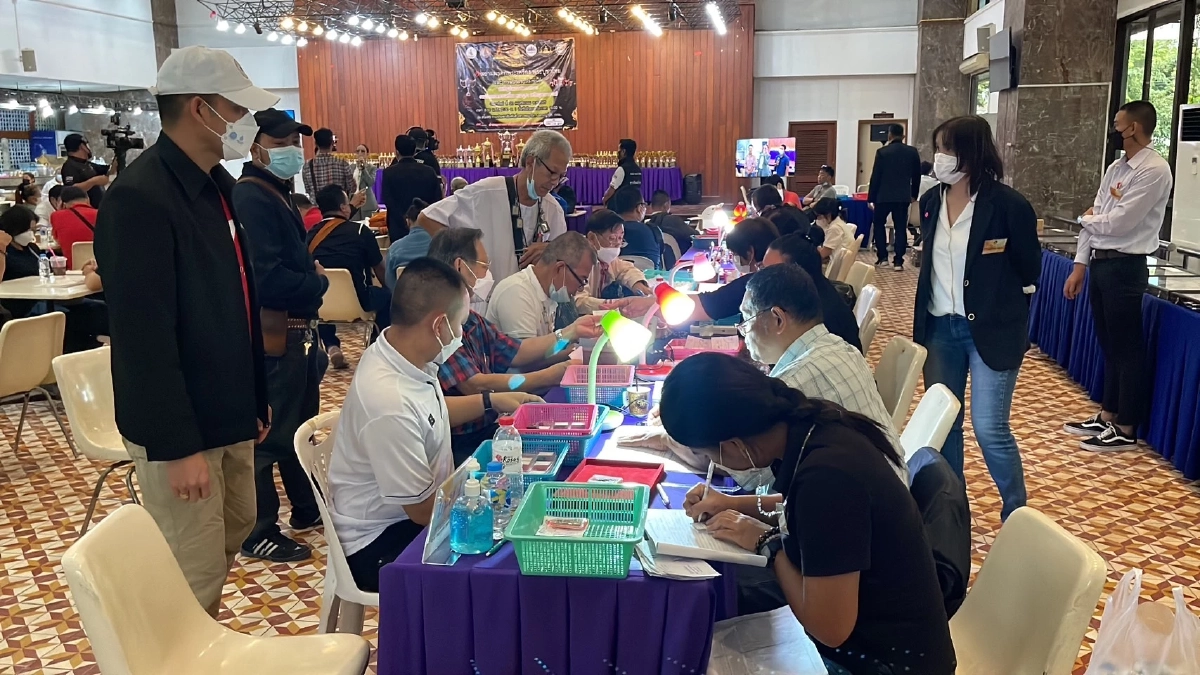 จัดประกวดพระเครื่อง คึกคัก หารายได้ ร่วมสร้างหอสวดมนต์ วัดดอนน้อง หนองคาย