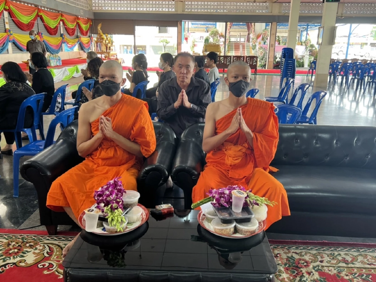 ครอบครัว และ พวกพ้องน้องพี่  ร่วมส่ง "ชัยรัตน์ วโรดมสถาน" สู่สรวงสวรรค์