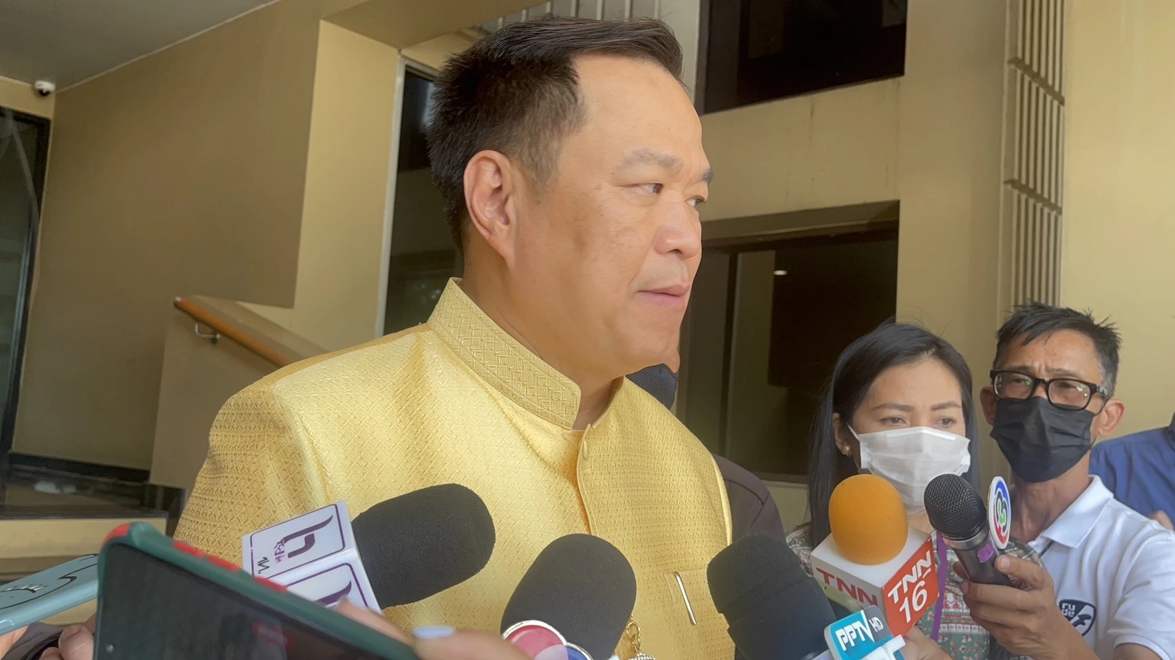 อนุทิน ชาญวีรกูล หัวหน้าพรรคภูมิใจไทย