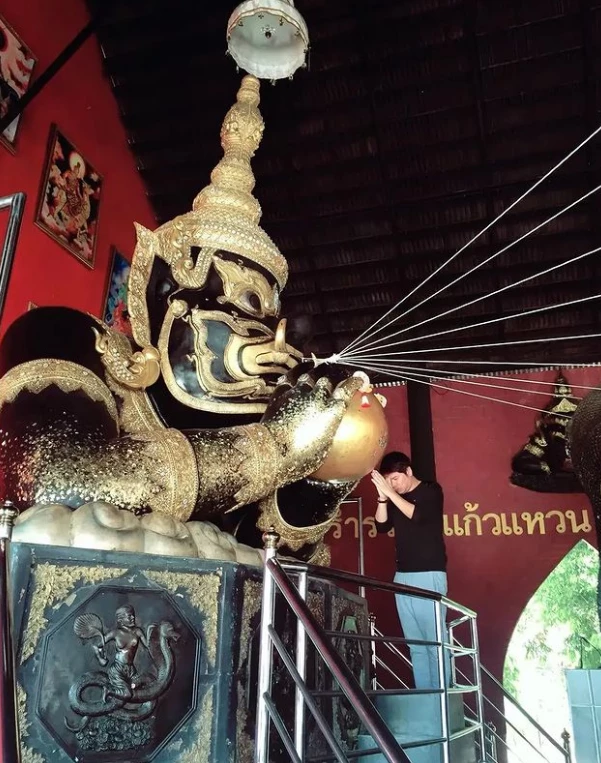 เช็คมหาฤกษ์ "วันลอยกระทง" แม้ราหูอมจัทร์ แต่ยังมีฤกษ์เศรษฐี "หมอบอย" ชี้ชัด