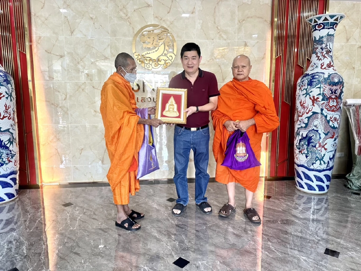 ฤกษ์งามยามดี ประธานบริษัทซิงแสงนภาโกลด์ "ทำบุญ" ส่งท้ายปี