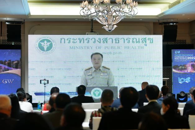  นายอนุทิน ชาญวีรกุล รองนายกรัฐมนตรีและรัฐมนตรีว่าการกระทรวงสาธารณสุข 