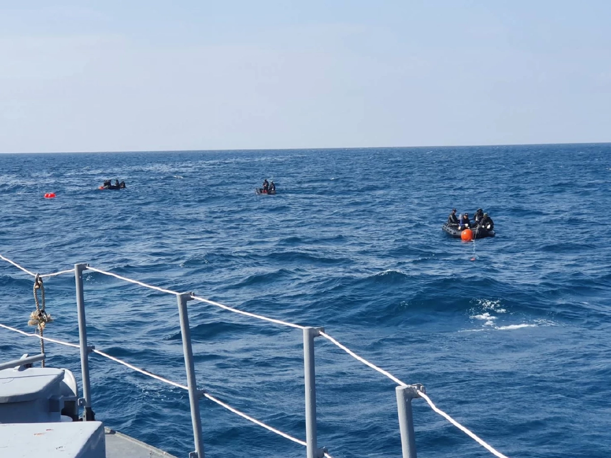 ค้นหาร่างผู้เสียชีวิตเหตุเรือหลวงสุโขทัยอับปาง