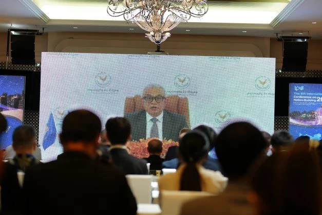 จอมพล สมเด็จอัครมหาเสนาบดีเดโช ฮุน เซน นายกรัฐมนตรีแห่งราชอาณาจักรกัมพูชา 