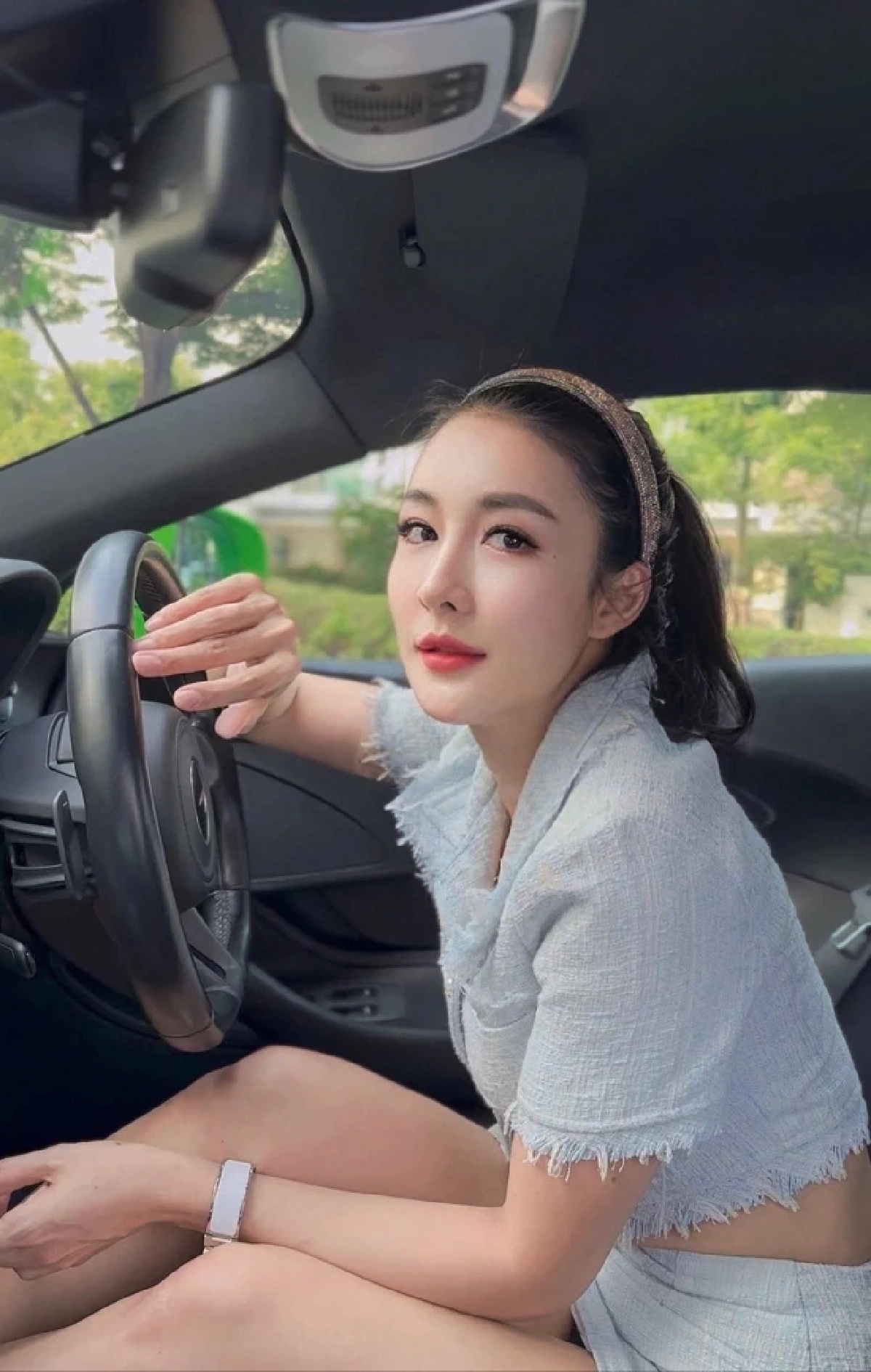 เปิดวาร์ปว่าที่เน็ตไอดอลคนใหม่ "น้องพลอย ซุปเปอร์คาร์เลดี้" สวย รวย ตัวท็อป