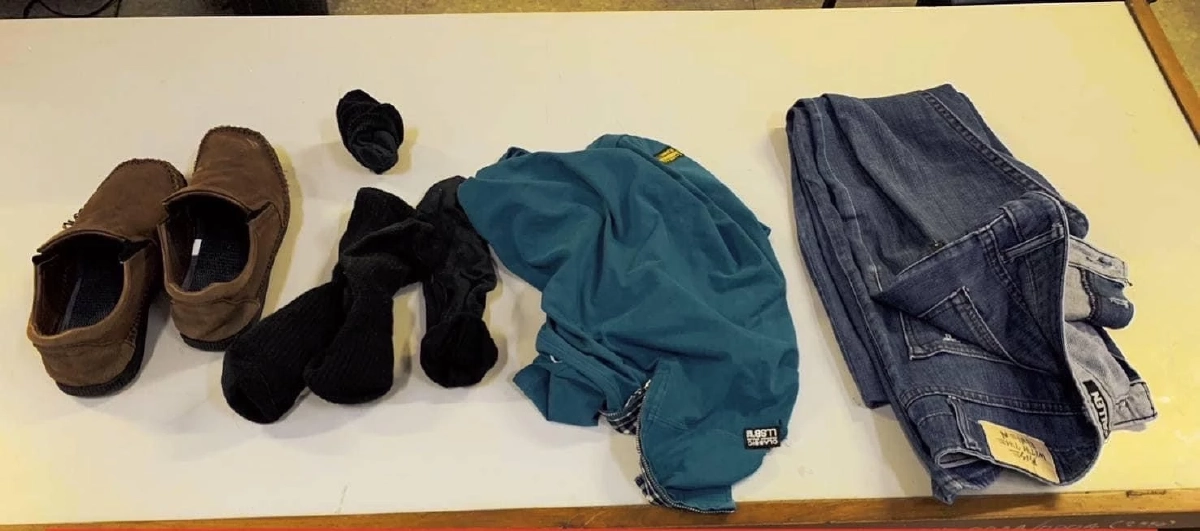 เสื้อผ้าที่ใส่หลบหนี