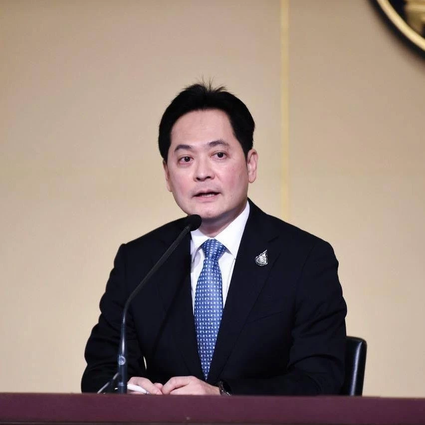 นายอนุชา บูรพชัยศรี