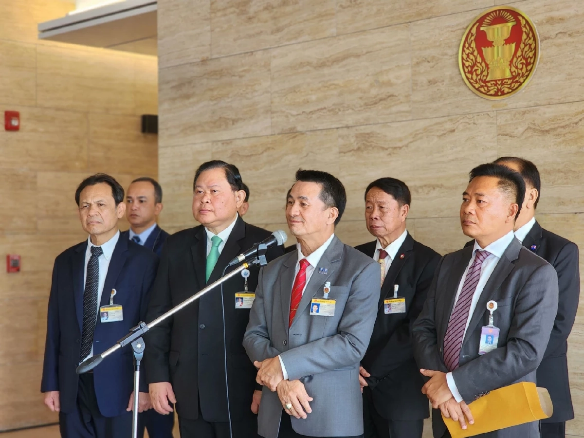 ผู้นำฝ่ายค้าน แถลงเตรยมยื่นอภิปรายไม่ไว้วางใจรัฐบาล