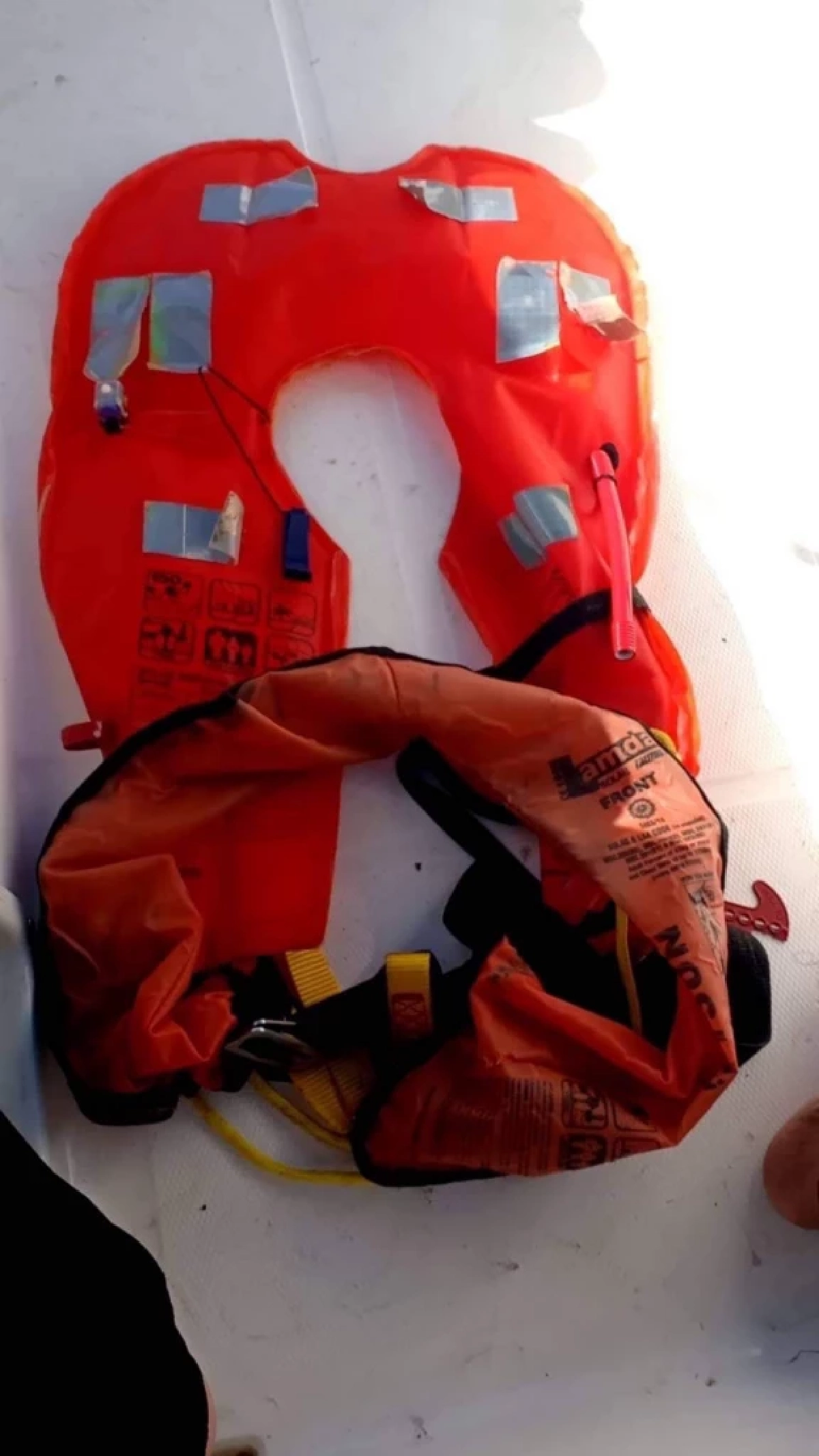 ชูชีพ ที่พบใกล้เกาะเต่า เตรียมส่งตรวจสอบว่าเป็นของทร. หรือไม่