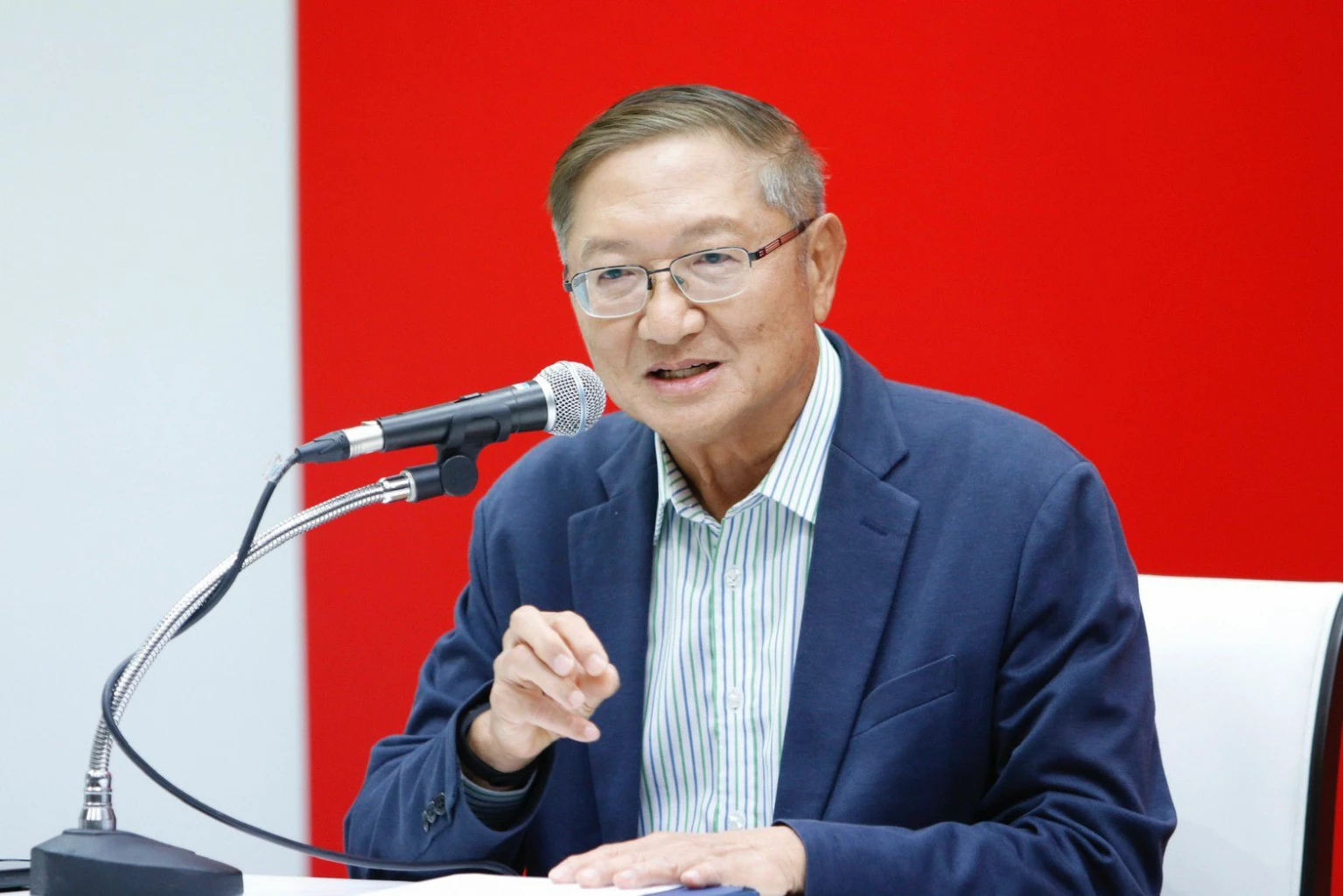 นายพรหมินทร์ เลิศสุริย์เดช ประธานคณะกรรมการนโยบายเพื่อไทย